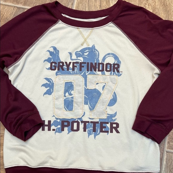 Warner Bros. Tops - Harry Potter Gryffindor 07 Woman Sz L 12-14 Lightweight Sweatshirt long sleeved